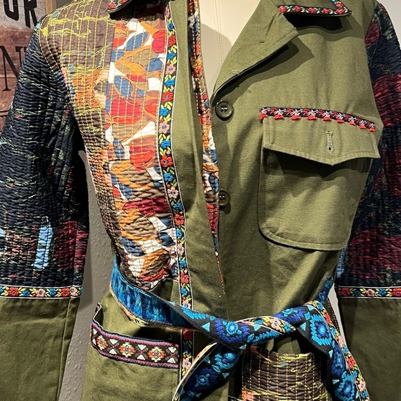 Adore Green Military Field Jacket with Vintage Aesthetic - Picture 8 of 16